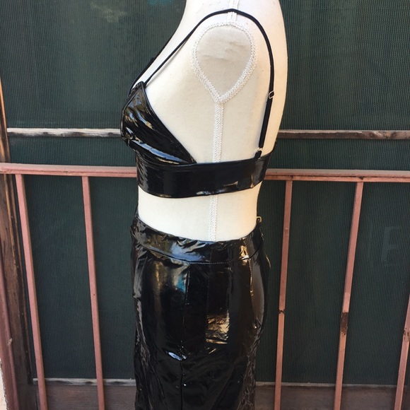 💥SUPER HOT LOOKING💥PVC skirt and top NWT - Picture 7 of 8
